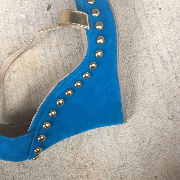 Shoes - Picture 3 of 5